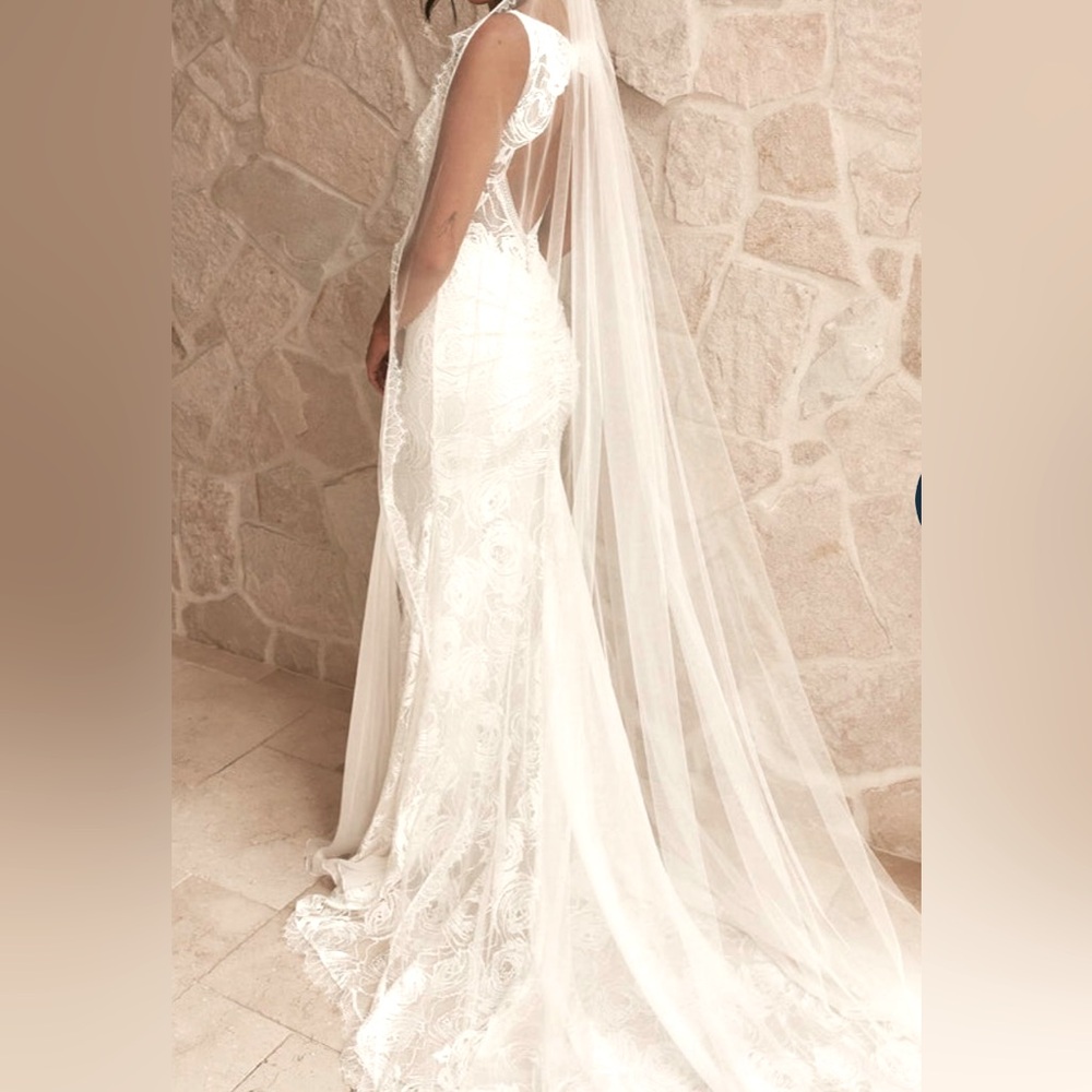 Grace Loves Lace Lumi Veil